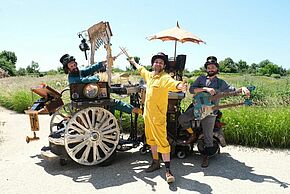 Les trimardeurs de la locomobile